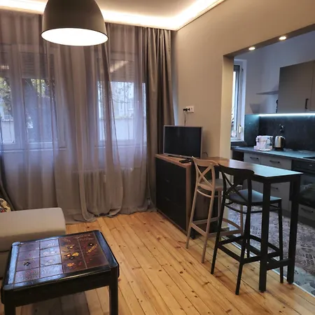 New Premium Cozy In The Center Next To Ndk